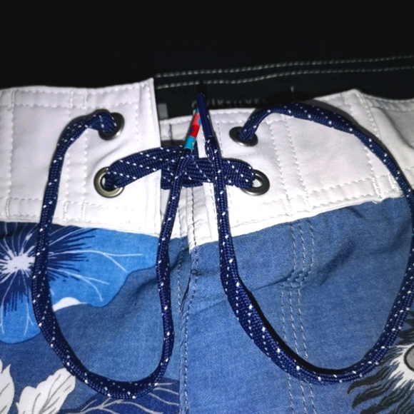 Quiksilver Boardshorts 32 NWOT - Picture 5 of 16